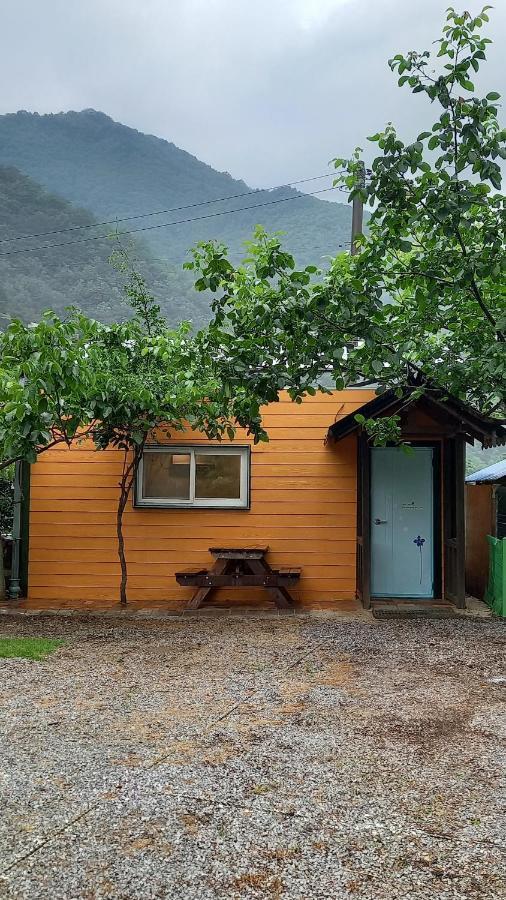 Moon On The Cloud Villa Yeongwol Exterior foto